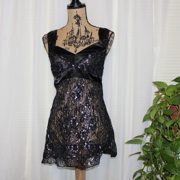 Tops - Cute dressy/ fun night out top